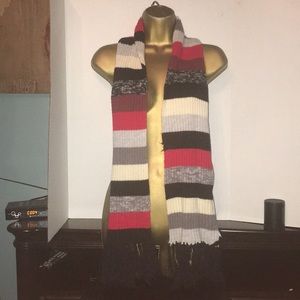 Fringe Color block scarp